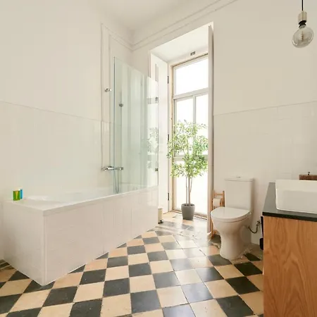 Apartment Sunny Pink Street Historical Apt, By Timecooler Lisbon