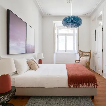 Sunny Pink Street Historical Apt, By Timecooler Apartment