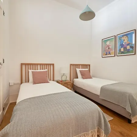 Sunny Pink Street Historical Apt, By Timecooler Apartment