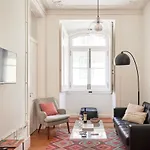 Sunny Pink Street Historical Apt, By Timecooler Lisboa