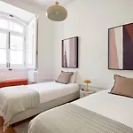 Sunny Pink Street Historical Apt, By Timecooler Apartamento Lisboa