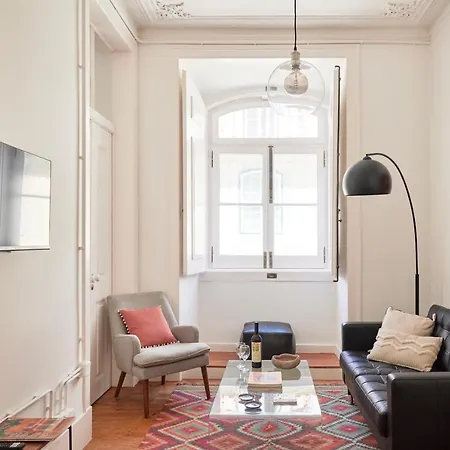 Sunny Pink Street Historical Apt, By Timecooler Lissabon