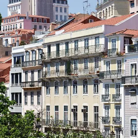 Sunny Pink Street Historical Apt, By Timecooler *