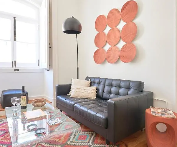 Sunny Pink Street Historical Apt, By Timecooler