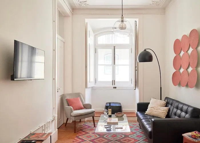 Sunny Pink Street Historical Apt, By Timecooler Lisboa