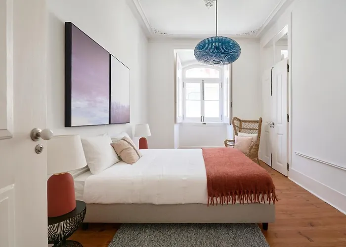 Sunny Pink Street Historical Apt, By Timecooler Apartmán