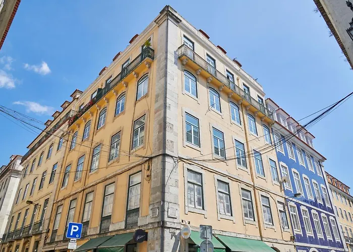 Sunny Pink Street Historical Apt, By Timecooler Lisboa
