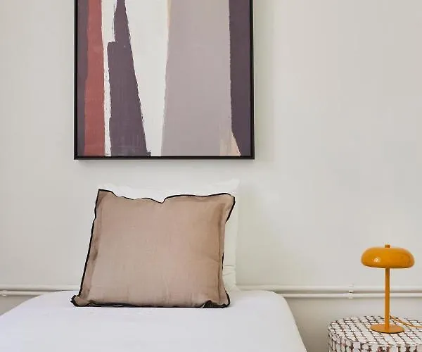 Sunny Pink Street Historical Apt, By Timecooler Apartmán *