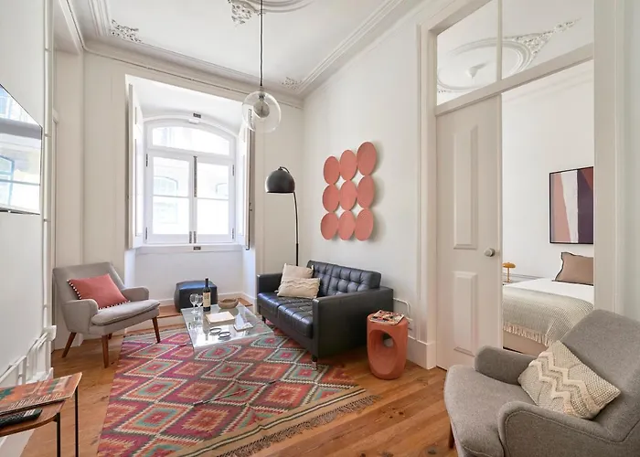 Sunny Pink Street Historical Apt, By Timecooler * Lissabon