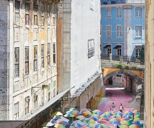 Sunny Pink Street Historical Apt, By Timecooler Apartment