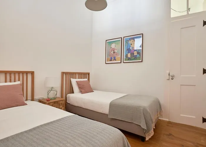 Sunny Pink Street Historical Apt, By Timecooler Apartment *